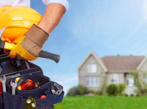 construction-worker-during-home-renovation